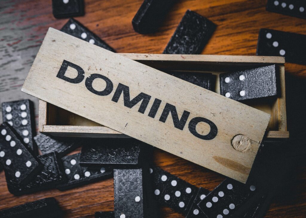 Jocul de domino 